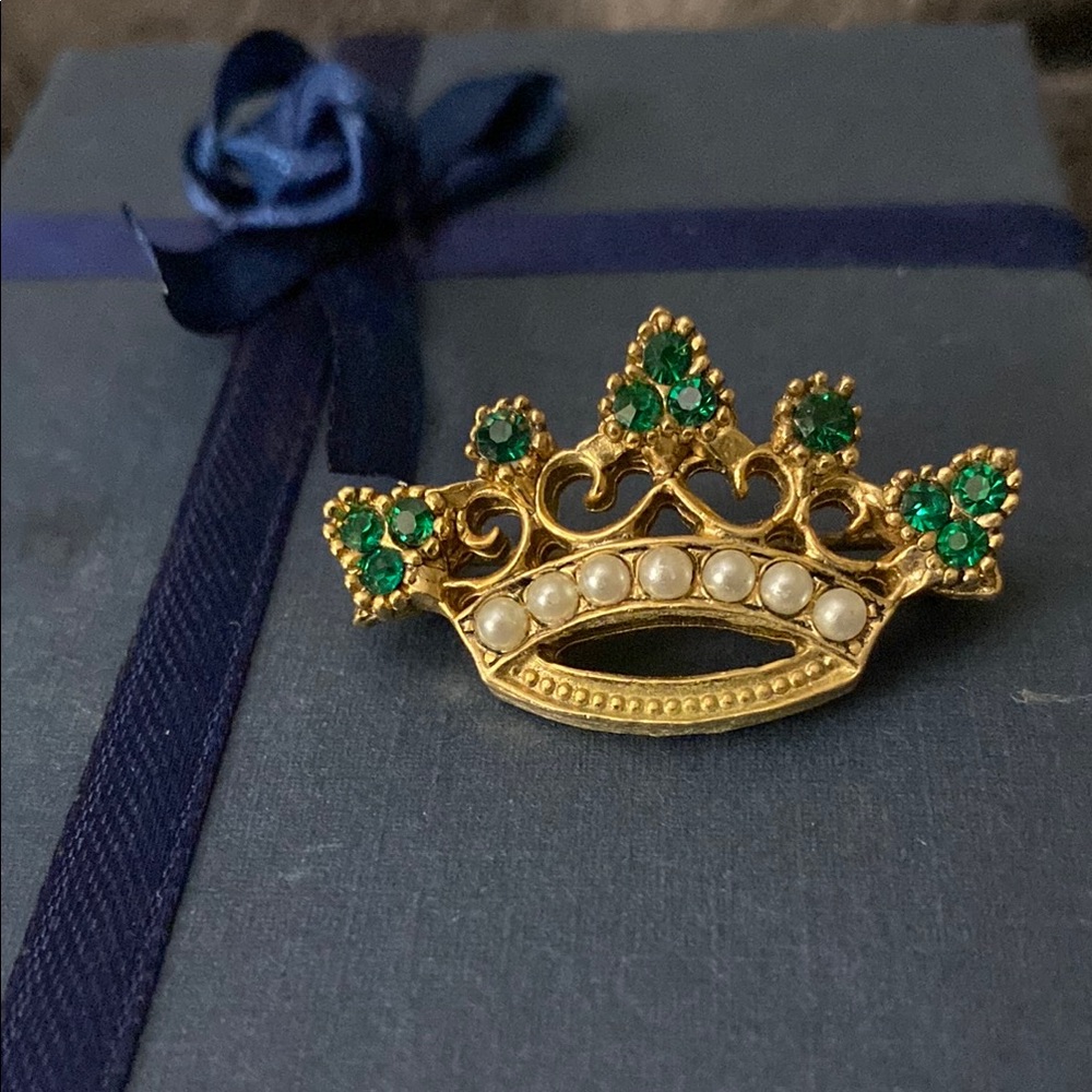 Vintage accessocraft jewel crown brooch